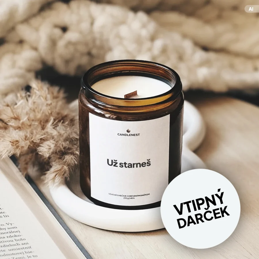 vtipny darček už starneš - sójová sviečka s dreveným knôtom Candlenest