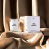 ručne odlievaná handmade sójová vonná sviečka s dreveným knôtom candlenest, sviečka odlievaná zo 100% prírodného sójového vosku